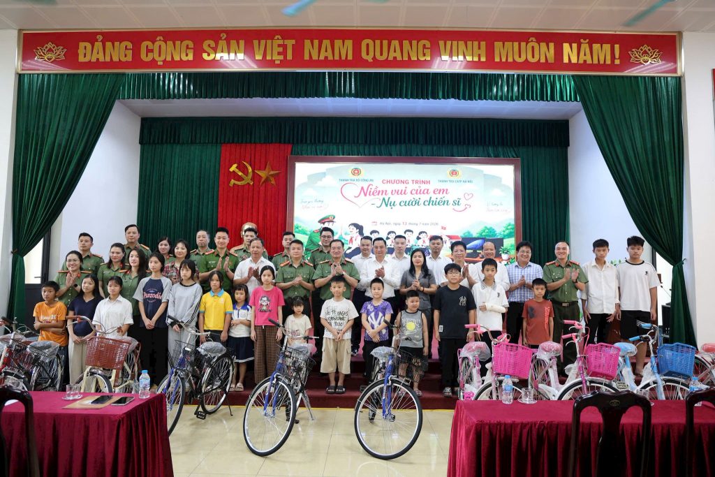 Công ty Cổ phần Làng Rùa đồng hành cùng Công an thành phố Hà Nội lan tỏa yêu thương tại xã Tam Hưng